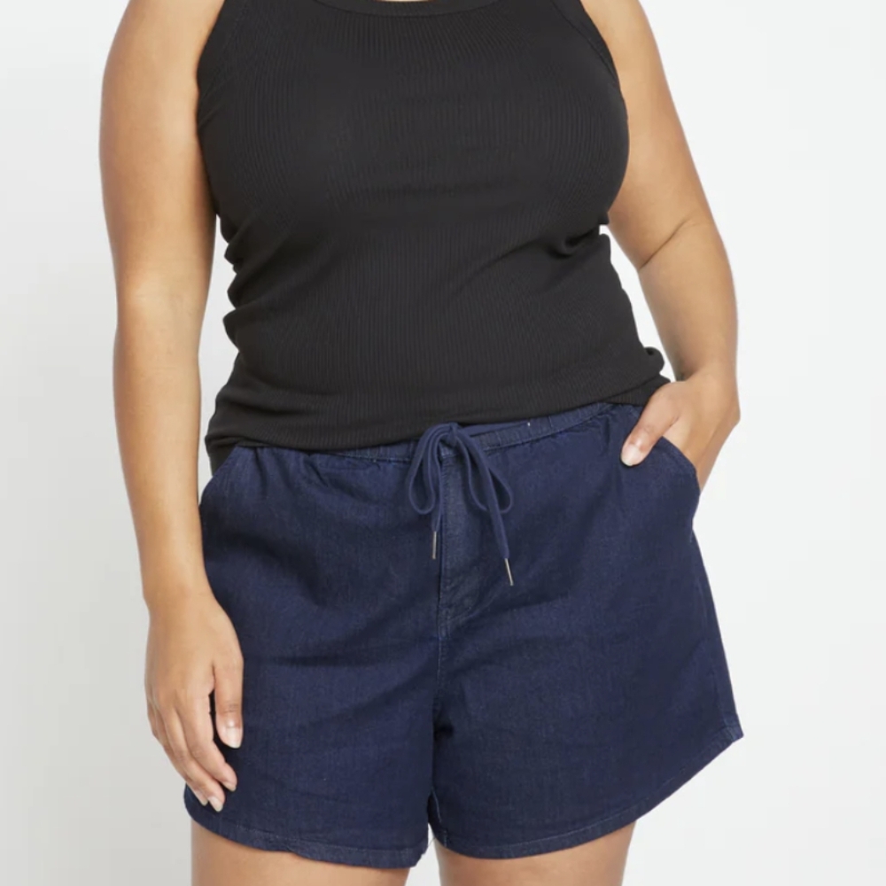 NWT Universal Standard Comfort Denim Shorts Size L (22-24)